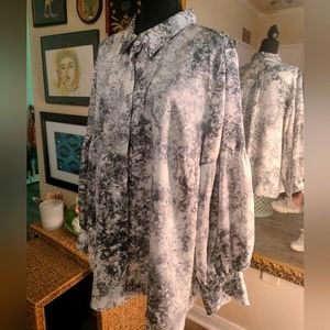 Vince Camuto marble print button up. 3X